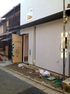 玄関施工前.jpg
