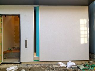 スリット窓部分のクロス.jpg