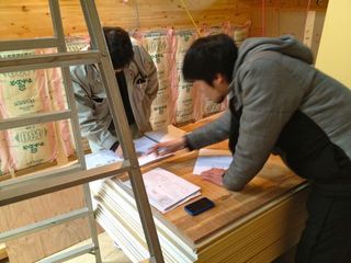 打合せ中の宮武さんと細井さん.jpg