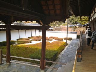 東福寺西庭全体.jpg
