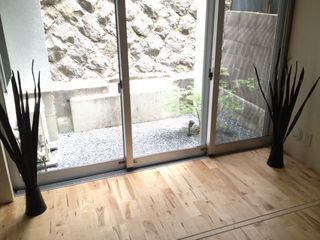 寝室から庭を.jpg