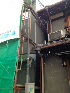 雪の正面壁.jpg